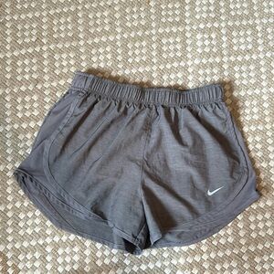 Women’s Nike Tempo Shorts Size Small